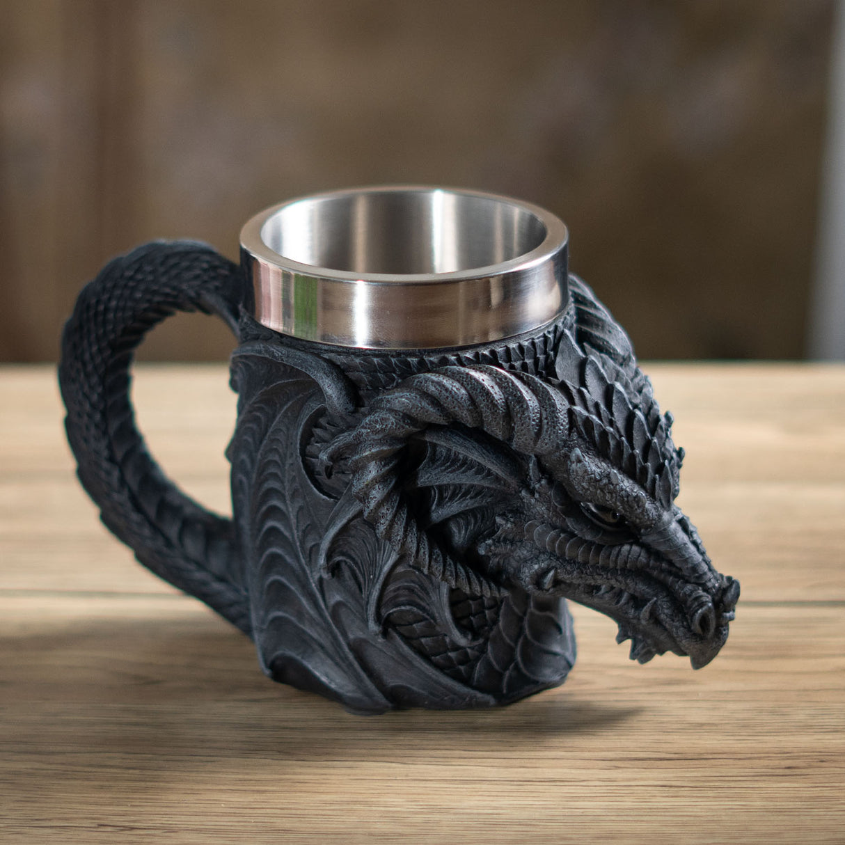 Dragon-shaped mug with a stainless steel interior