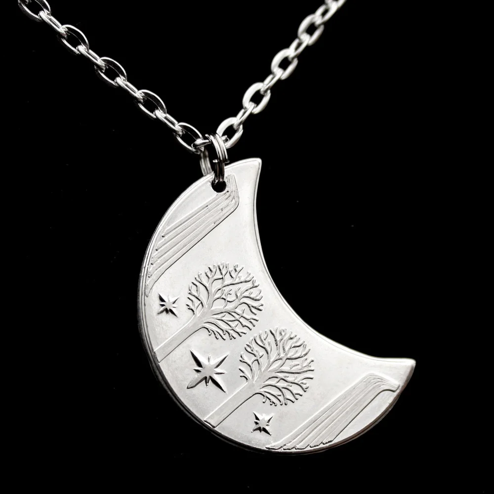 Necklace featuring Rivendell moon in Silver