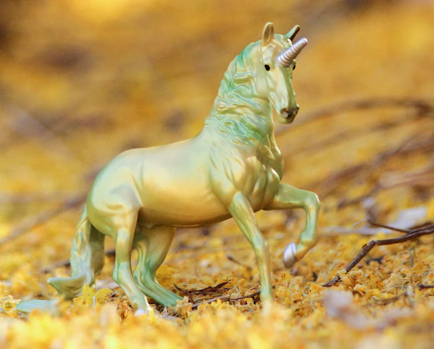 Breyer Unicorn Treasures Period - pale green unicorn