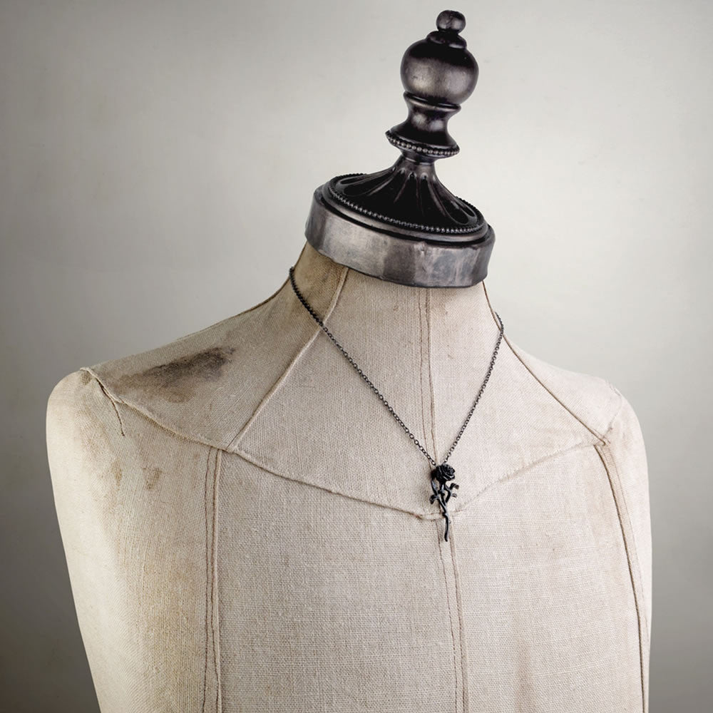 Black rose necklace