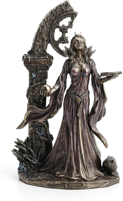 Aradia, Queen of the Witches  Figurine