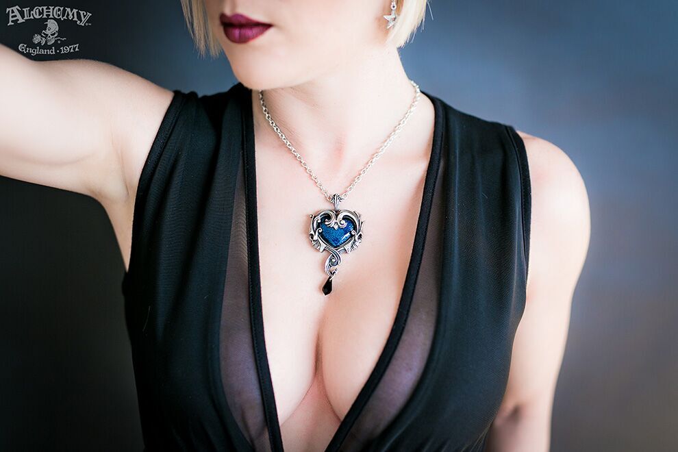 Affaire du Coeur Pendant