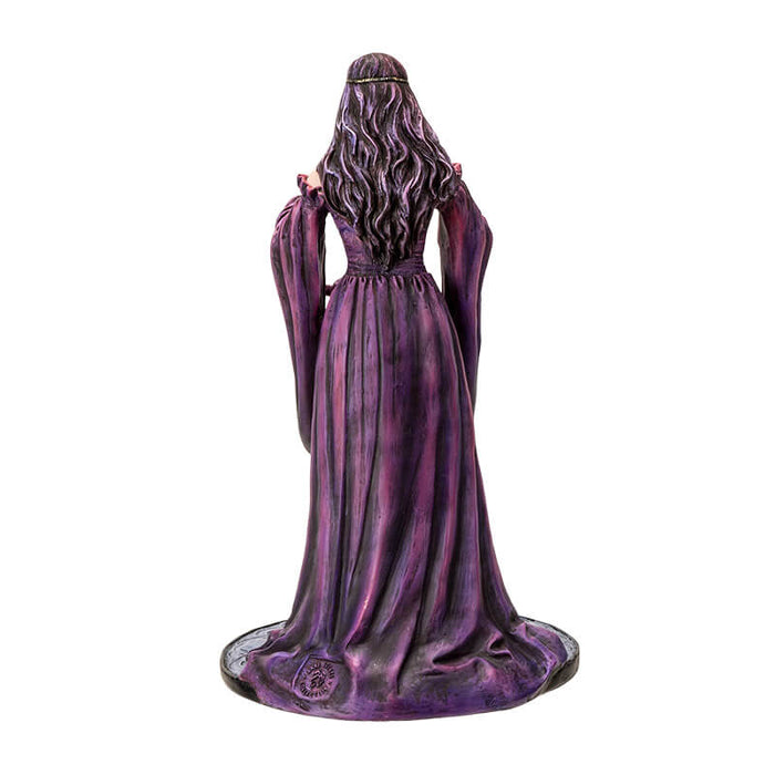 Back view of sorceress, purple hair and dress