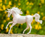 Breyer Unicorn Treasures Pearl - pale pink model