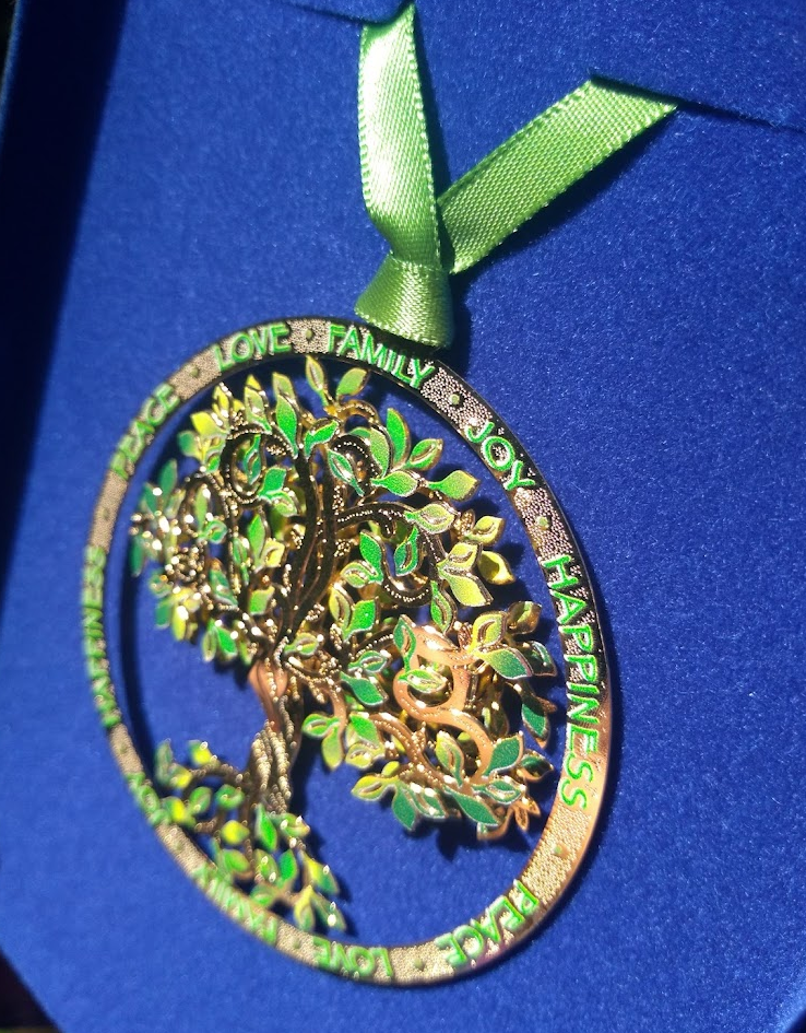 Side view showing 3D effect of leaves on the Tree of Life ornament